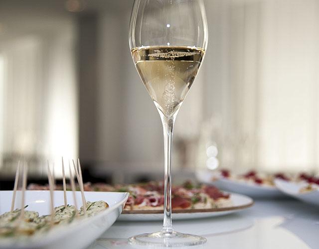 Samppanja virtaa Tampereella: Samppanjamarkkinat Tampereelle 9.–10.5.