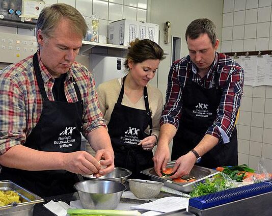 Arto Rastaan vetämiä kokkailukursseja Villa Hakkarissa