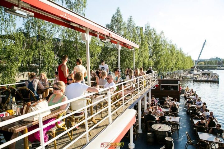 Ravintolalaiva Ratinassa – Little Joe kelluttelee auringossa