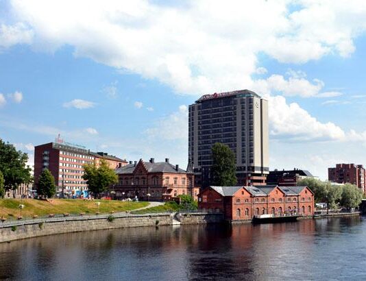 Rentoihin ravintoloihin viehtynyt Hans Välimäki avaa jo kolmannen ravintolansa Tampereelle