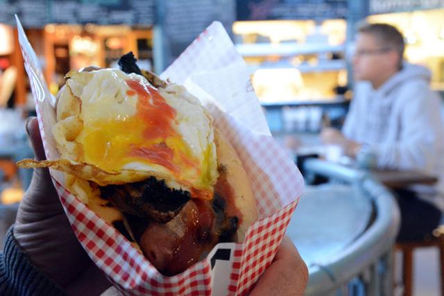 Kauppahallin 4 Delissä päivä käynnistyy aamiaishodarilla