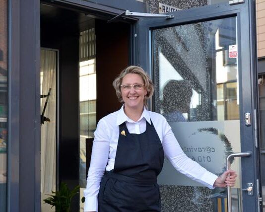 Tiukka tiimi avaa uuden ravintolan – Kuppila ei kikkaile