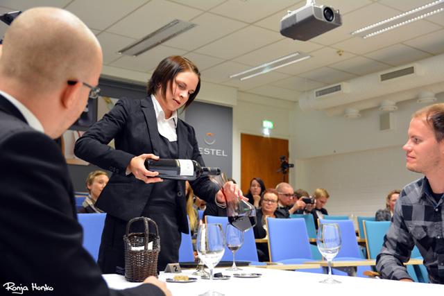 C:n Heidi Mäkinen komeasti kolmanneksi Pohjoismaiden sommelierkisoissa