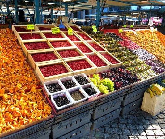 Metsäisten raaka-aineiden yltäkylläisyys häkellytti kalifornialaisen Aregala-kokin