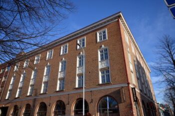 Vuodesta 1920 alkaen Tammelan Voimantalo on ollut ravintolakäytössä. Nykyisin Frans Jousen piirtämässä kiinteistössä toimii mm. ravintola Aino ja Ilmari.