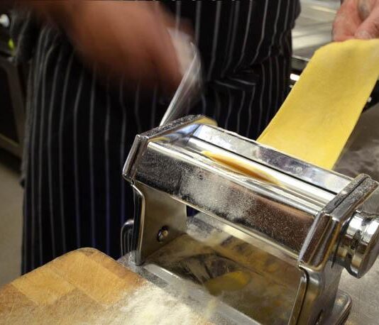 Ravintola Piemontessa käsityönä valmistettua tuorepastaa