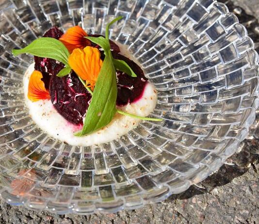 Berthassa vegaanimenu vegaaniviineineen päivineen