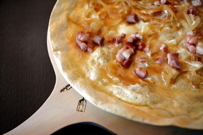 Vaihtoehto pizzalle – Wistub Alsacen uusi tarte flambée -uuni käy kuumana