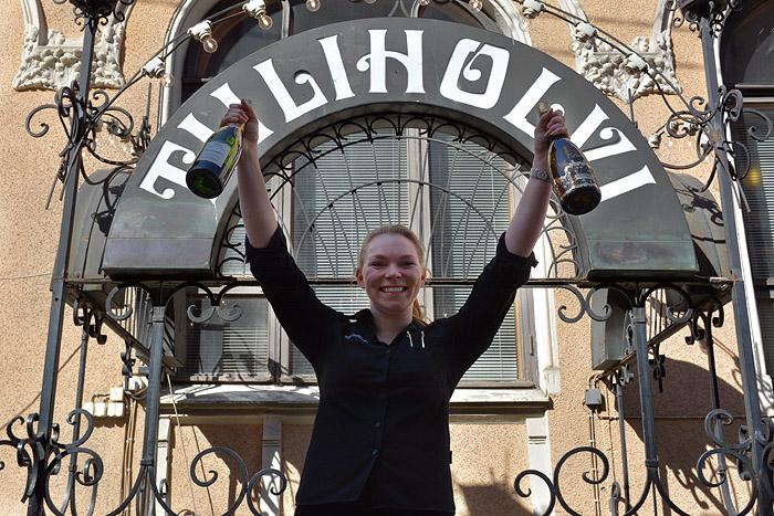 Kaviaaria ja maailman parasta samppanjaa Tiiliholvissa 16.5.-21.5.2016