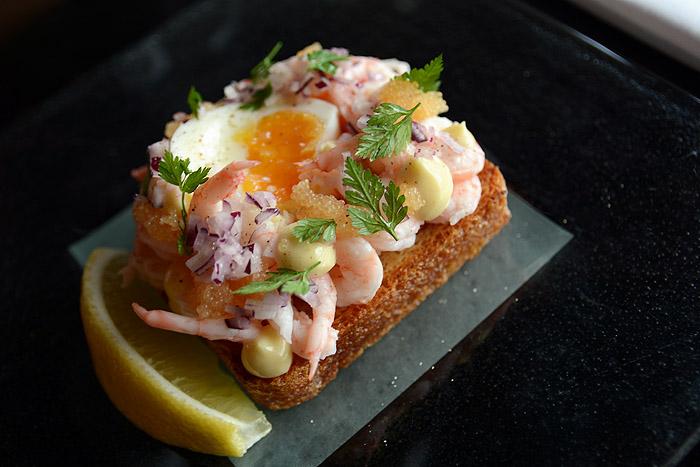 Masuunin kesä on kikkailemattomia klassikoita ja lupsakkaa peltipizzaa