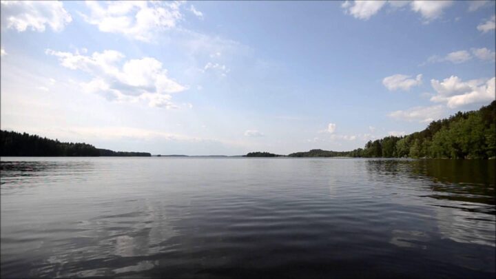 Särkänkärki on luonnonkaunis hiekkaranta Hauholla