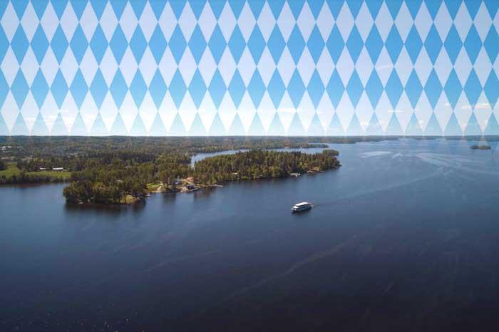 PE 6.10. | Oktoberfest-risteilyllä  kitaran kaulassa Joe Vestich, oluissa Otso Mikkonen (Nordic Brewery)