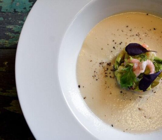 Kulma26 yhdistää mutkattomasti eurooppalaisen bistroruoan ja pubipurtavan