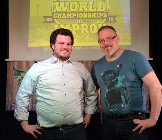 Trent Pancy on englanninkielisen improvisaation guru irkkubaari O’Connell’sin illoissa