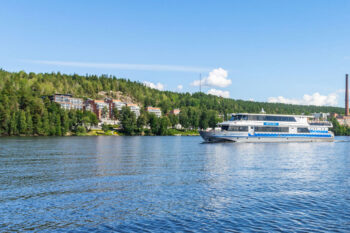Äitienpäivämenu risteillen Pyhäjärvellä Pyynikinharjun maisemissa
