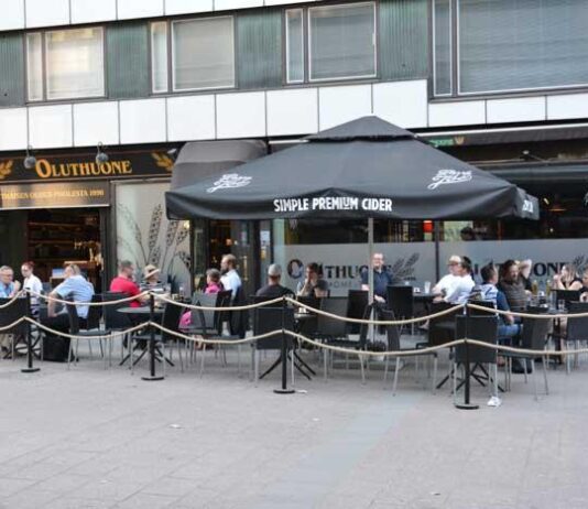 Oluthuoneen kesäterassi oluenmaistelijan uutuus Kyttälässä