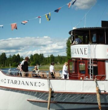 Höyrylaiva Tarjanne jazz- ja brunssiristeilee kesällä 2026 järvimaisemissa lipuen Ravintolalaiva Tarjanne