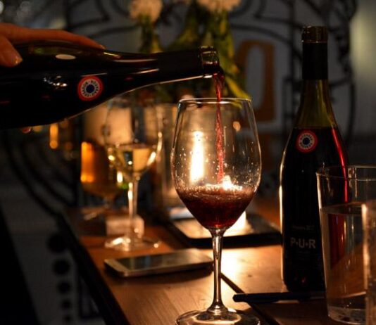 Beaujolais nouveau -ilta Gastropub Tuulensuussa torstaina 20.11.2025