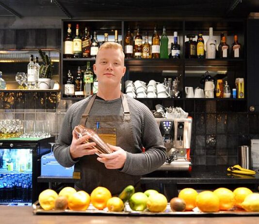 Uusi välimerellinen ravintola Maranga kokkaa souvlakit, paellan ja frittiraviolit lautasille – Asialla tutut tekijät