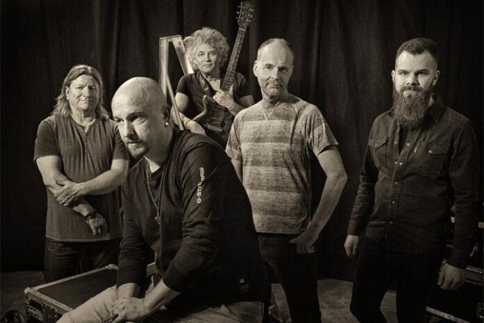 screaming-thunders-keikat