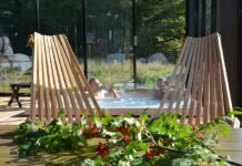 Ahlmanin uusissa kokous- ja saunatiloissa viihtymistä ja poreilua puutarhamaisemin