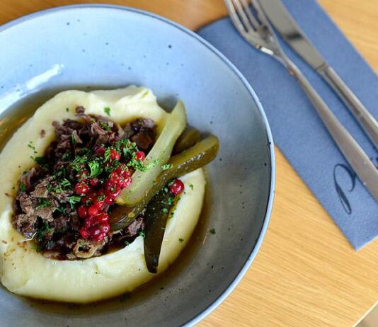 Platen lounaalla aina kolme eri vaihtoehtoa – Kasvisannokset kovassa kysyntänousussa