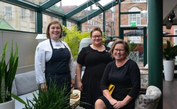 Naisvoimakolmikko johdossa – Uusi ravintolapäällikkö Tuija Heikkilä haltioitui Tammerista ja Josephine Bakerista