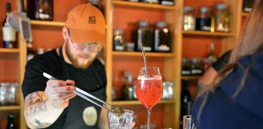 Villit ja Viinit ravintola Tampereella