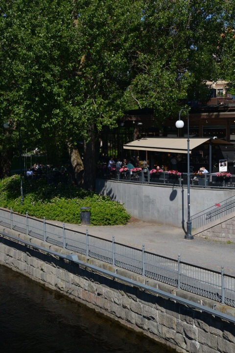 Koskipuiston kuuluisa puistoravintola