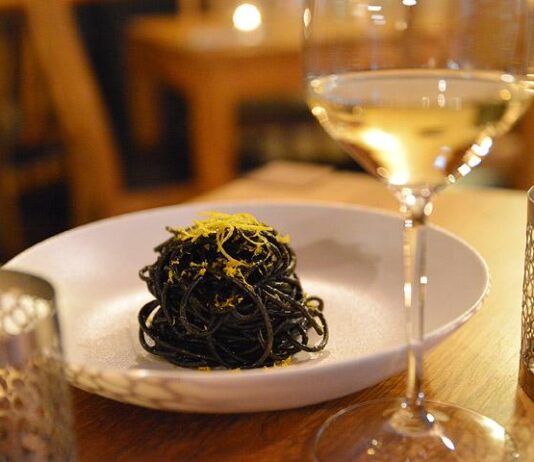 Ravintola Piemonte muutti Sisilian makumaisemiin – Sisilialaisannoksia koko menun mitalta