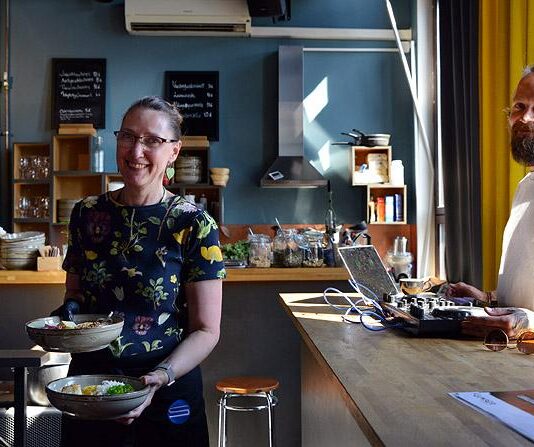 Arthouse Cafe Kehräsaaren brunssi on vegejuhlaa lihaisin maustein