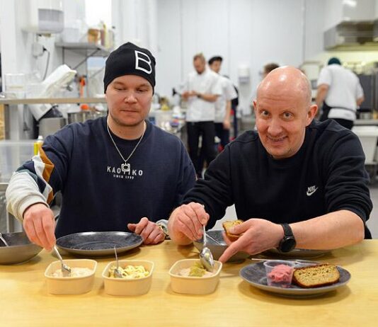 Ajatus vaaleasta mallasleivästä syttyi oluen äärellä – Sasu Laukkosen mallasleipäboksi ja sushit 4Cateringin take away -valikoimaan