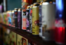 Kultainen Apinassa oluen uusi tuleminen Hervannassa – kiskotkin kuljettavat oluttutkimusmatkailijaa