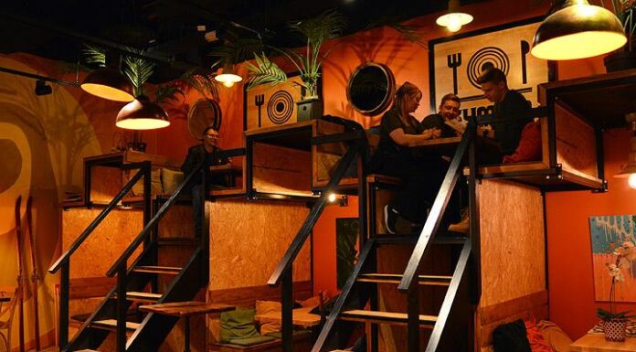 Uusi Kumma on street foodia ja DJ-pyöritystä tarjoileva gastroclub Ravintola Kumma Bar & Street Kitchen