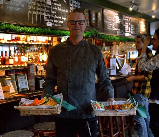 MM-kisat siivillä O’Connell’s-irlantilaispubissa Siivet Tampereella