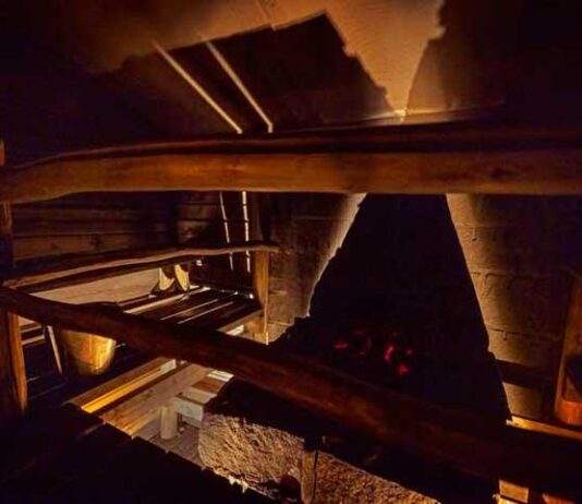 Suunnittele viikonlopuksi savusaunaelämys – Niemi-Kapeen kiuas lämpenee talvella 2026 Niemi-Kapeen savusauna Tampereella Teiskossa