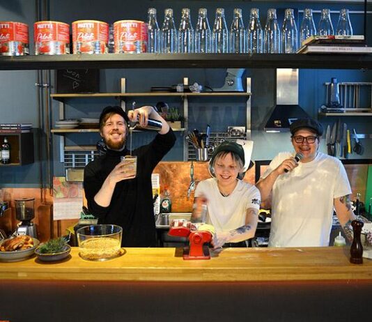 Kehräsaaressa pyörii uusi Raina – Elokuvateatterin kylkeen pasta- ja cocktail-ravintola