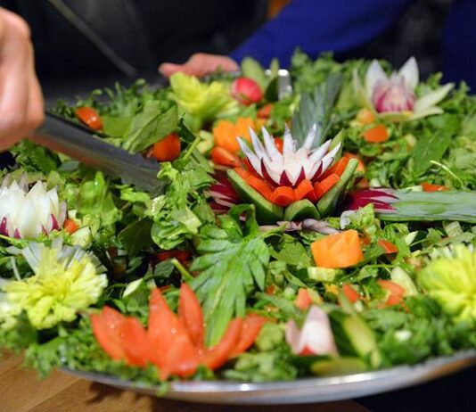 Afgan kokkaa afganistanilaisia makuja Finlaysonilla