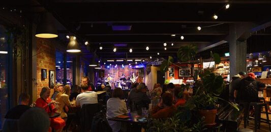 Public House Huurre on tunnelmallinen live-musiikin tapahtumapaikka Tampereen Kalevassa. Kuva: Kohokohdat.fi