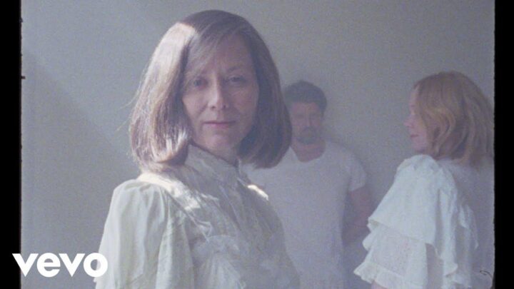 [LA 8.10.] Scandinavian Music Group Olympia-korttelissa