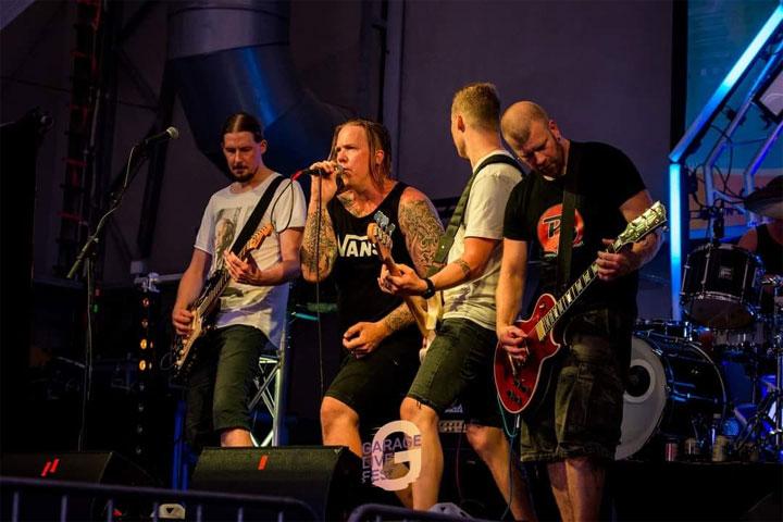 Poo Diapers plays Foo Fighters