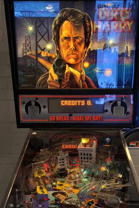 Tampereen keilahallin flipperi on Dirty Harry. Kuva: Toni Honko, Kohokohdat.fi