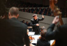 Tampere Filharmonian konsertit syksyllä 2025 – juhlavuoden ohjelmistossa tunteet ja musiikilliset rakkaustarinat Tampere Filharmonian uusi ylikapellimestari Matthew Halls johtaa ensimmäisellä kaudellaan 2023 Tampereella useaan otteeseen. Kuva: Ville Haapakangas