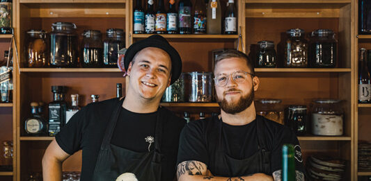 Tampereen parhaat viinibaarit ja bistrot. Kuvassa Villit ja Viinit.