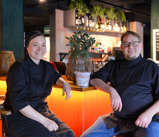 Uusi Los Pollos Grill & Bar on illallisravintola ja baari – Välimeren makuja laseissa ja lautasilla Ravintola Los Pollos Tampereella