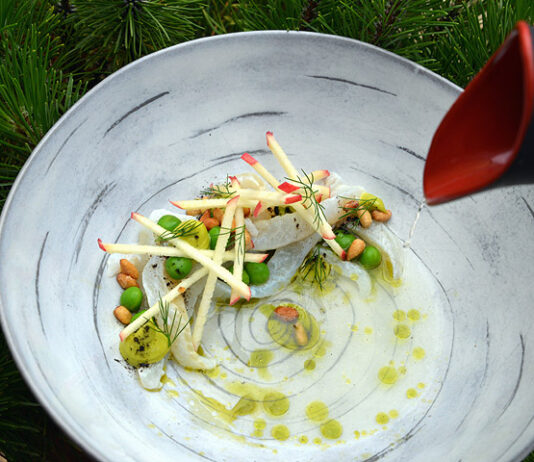 Dabbalin yllätysmenun voi nauttia ulkona – uudistuneella terassilla voi ruokailla aamiaisesta alkaen