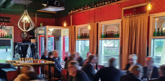 Groove Bar & BBQ - Juhlat hallilassa Tampereella
