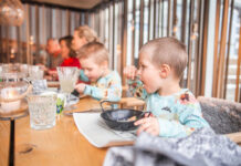 Ravintola Tuhton Muumibrunssi Sorsapuiston äärellä Lapsiystävälliset ravintolat Tampereella. Ravintola Tuhto Sorspuiston äärellä.