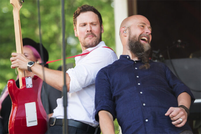 vesterinen-yhtyeineen-laukon-kesakonsertit-tampere-pirkanmaa Vesterinen yhtyeineen Laukon kartanon puistokonsertissa 2023. Kuvaaja: Veikko Pyykkö