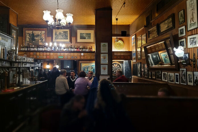 salhojankadun-pub-tampere-lahella-tammelan-stadion Salhojankadun Pub, Tampere löytyy lähellä Tammelan stadion. Kuva: Kohokohdat.fi